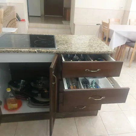 بيت ضيافة Къща За Гости Елена